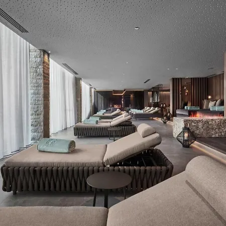 Βίλα Pool - Classique Λατζίζε