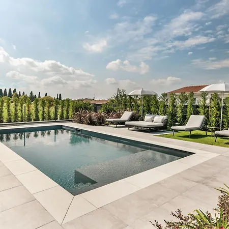 Pool - Classique Вилла Лацизе